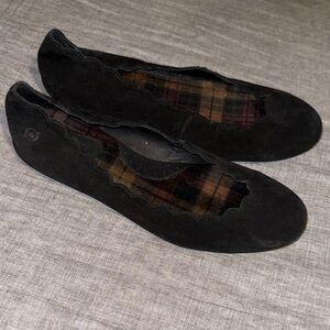 Born Allie scalloped ballet flats black suede leather size 11